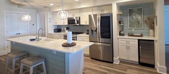 DODGEN WAVES -3/3 with 2 covered balconies 1 min walk to beach!