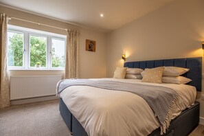 6 Schlafzimmer, Bügeleisen/Bügelbrett, Reisekinderbett, Internetzugang
