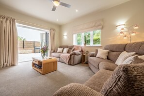 TV - Hedgerows, Burnham Market, Norfolk (Burnham Market)