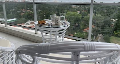 Excellent apartment with views of the sea and the city