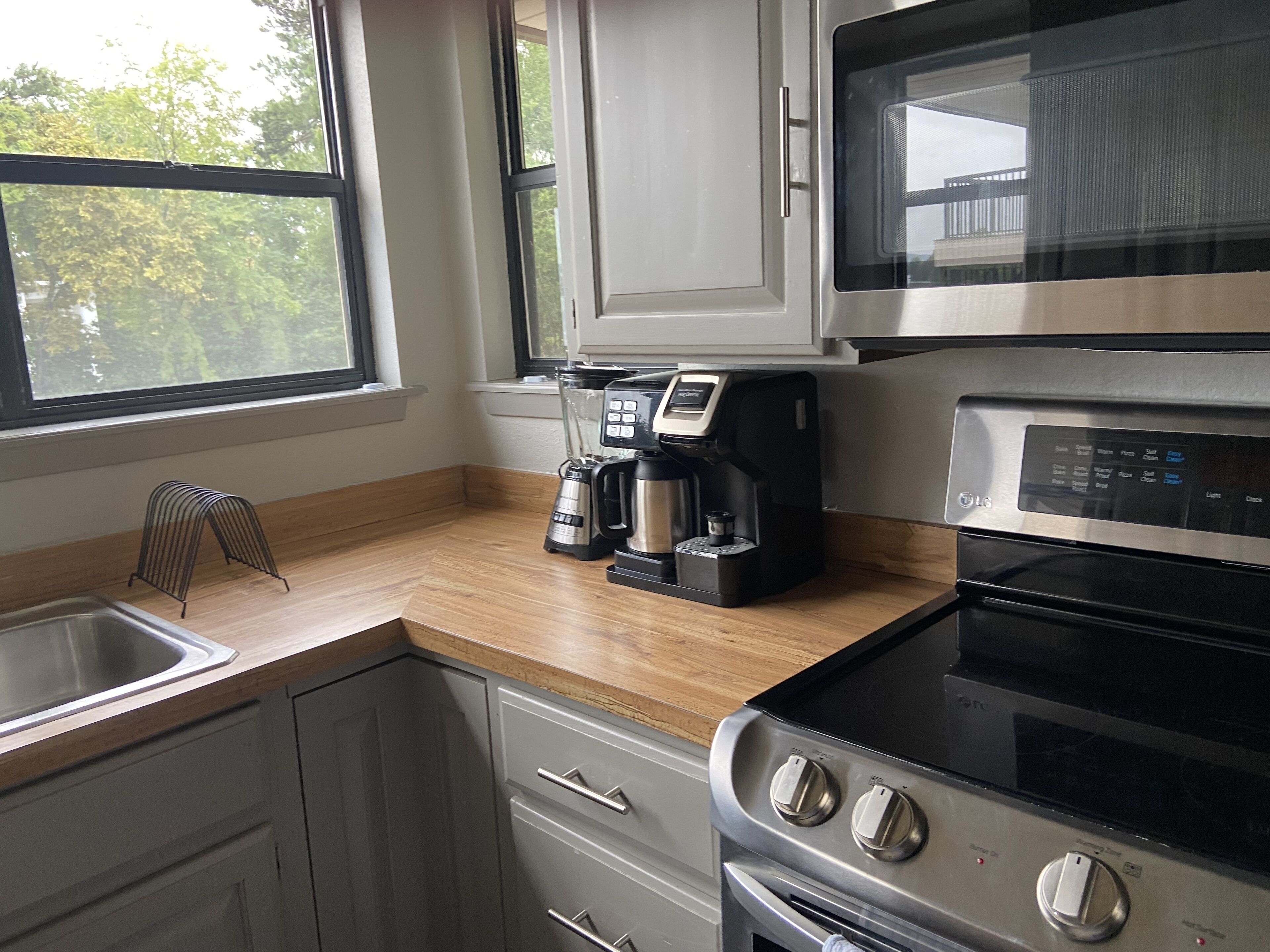 Emerald Isle waterfront resort 7South 2BR/2B balcony pool hottub wonderful view