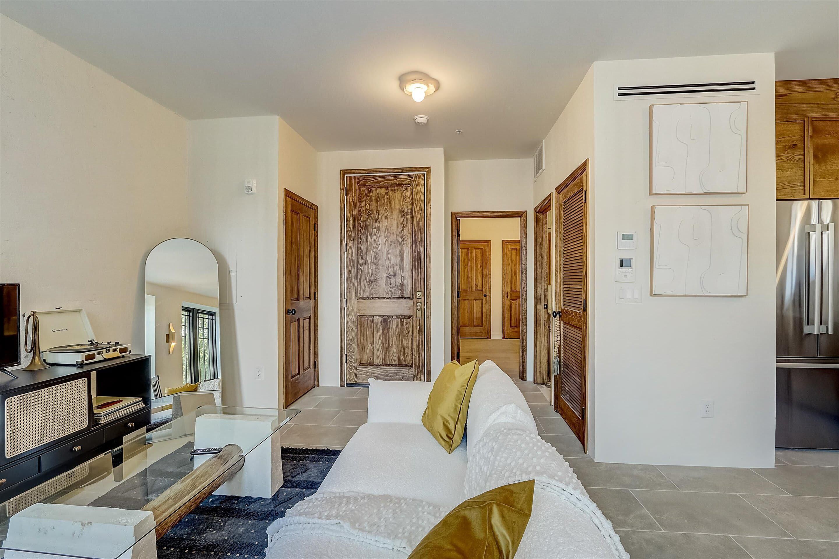 Frontdesk | Spacious 1 BR Apt on South Street