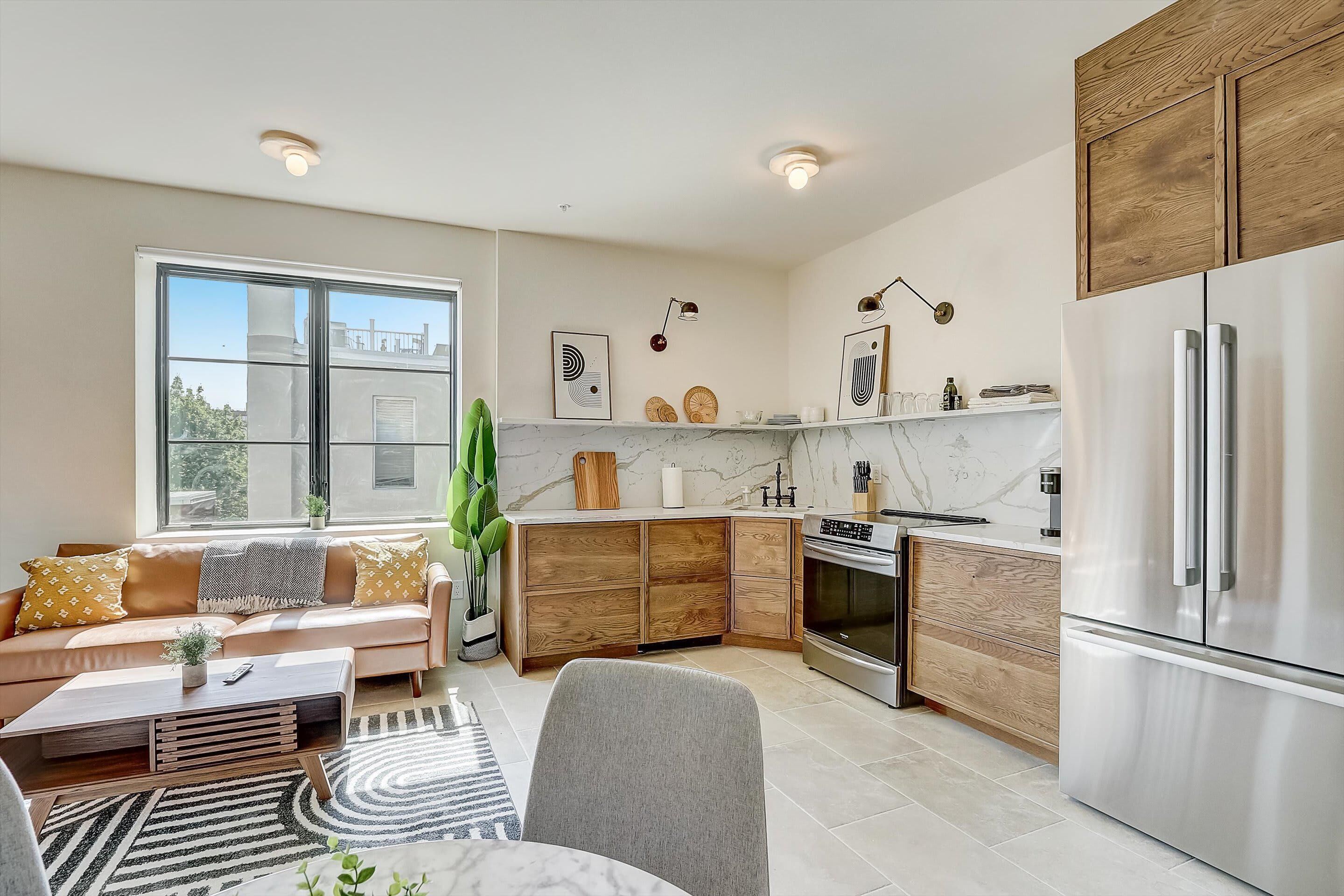 Frontdesk | South St 1 BR Apt near Museum of Art