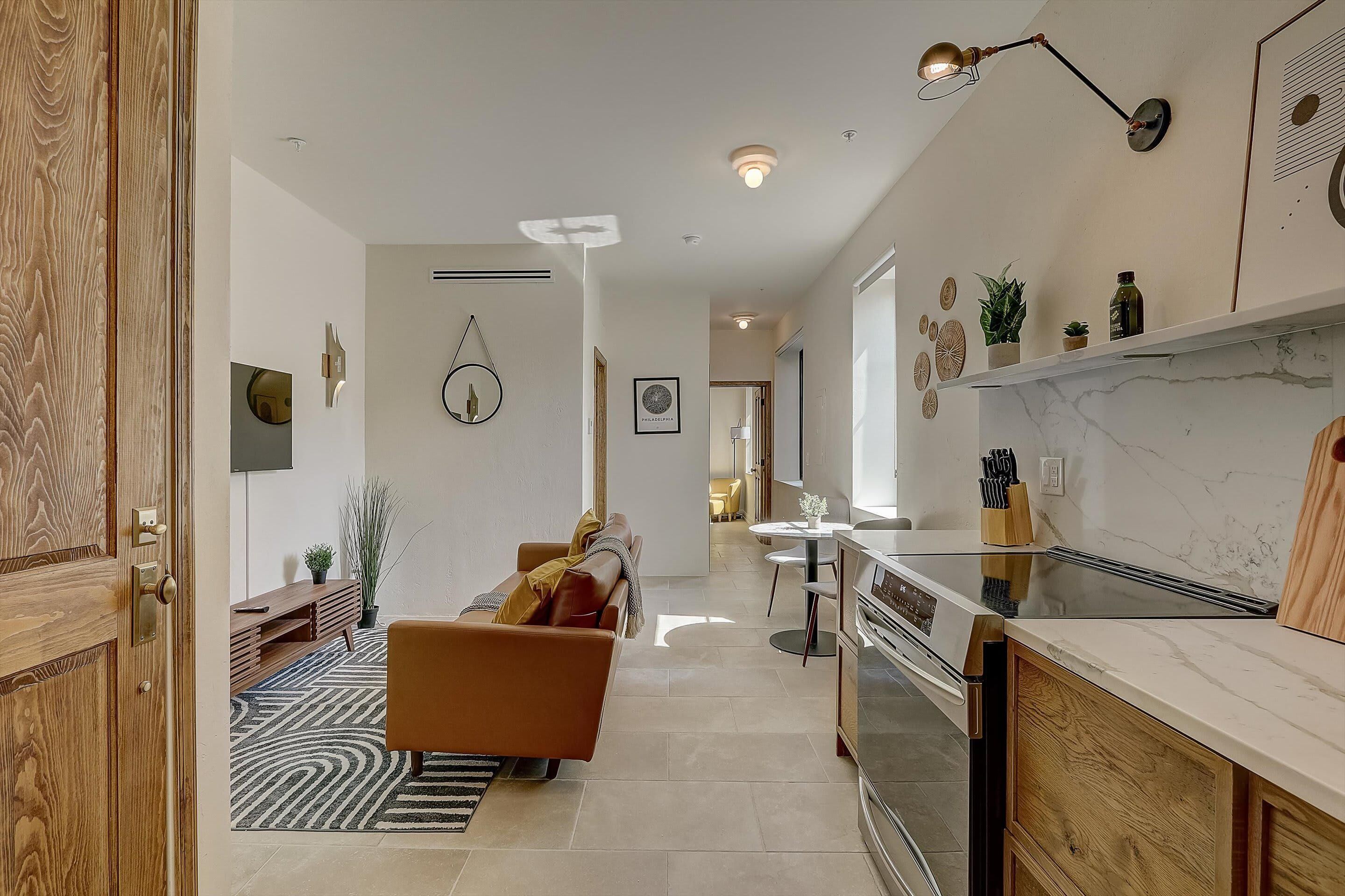 Frontdesk | 1 BR Apt on South St near Liberty Bell