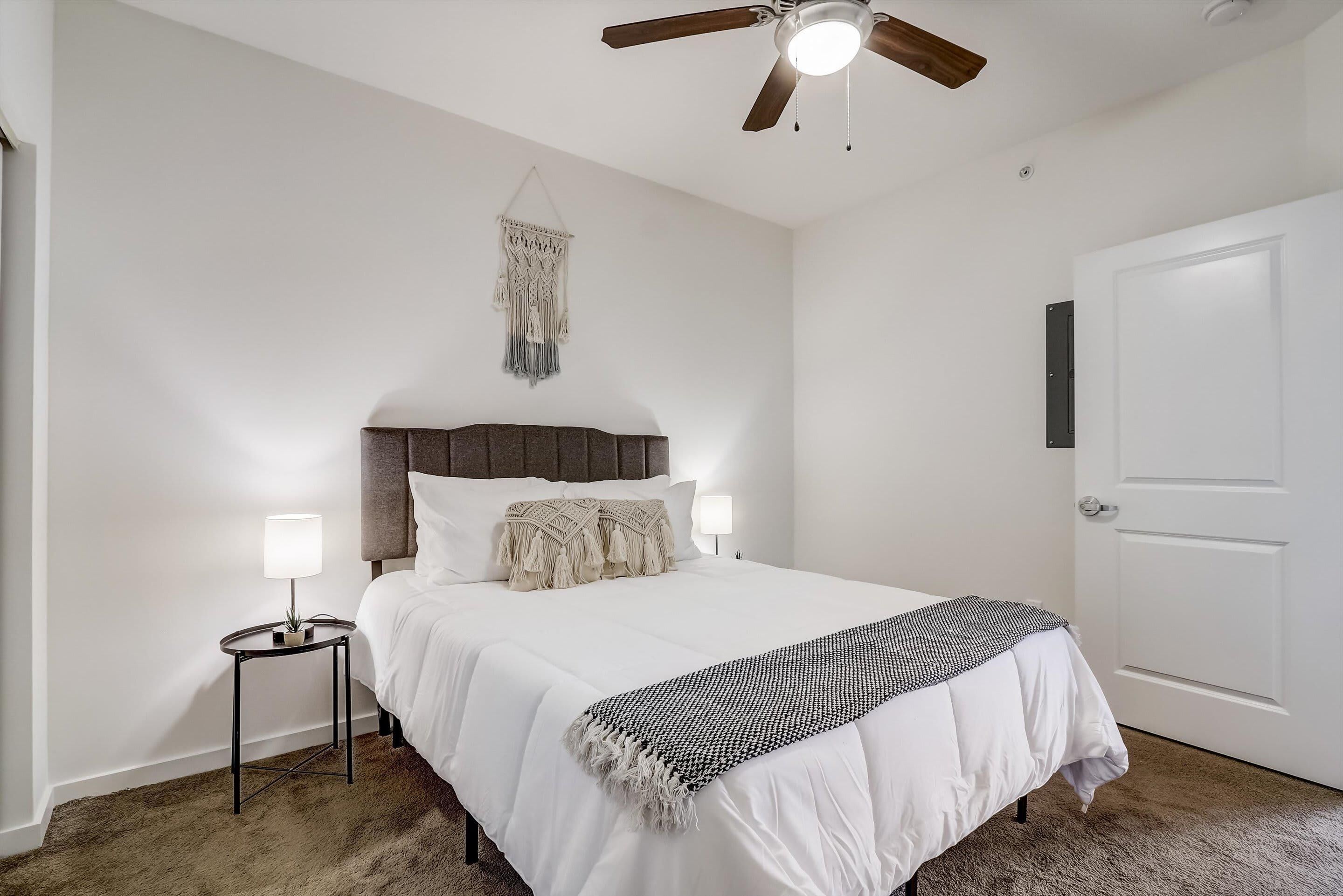 Frontdesk | 1 BR Apt close to Kauffman Stadium