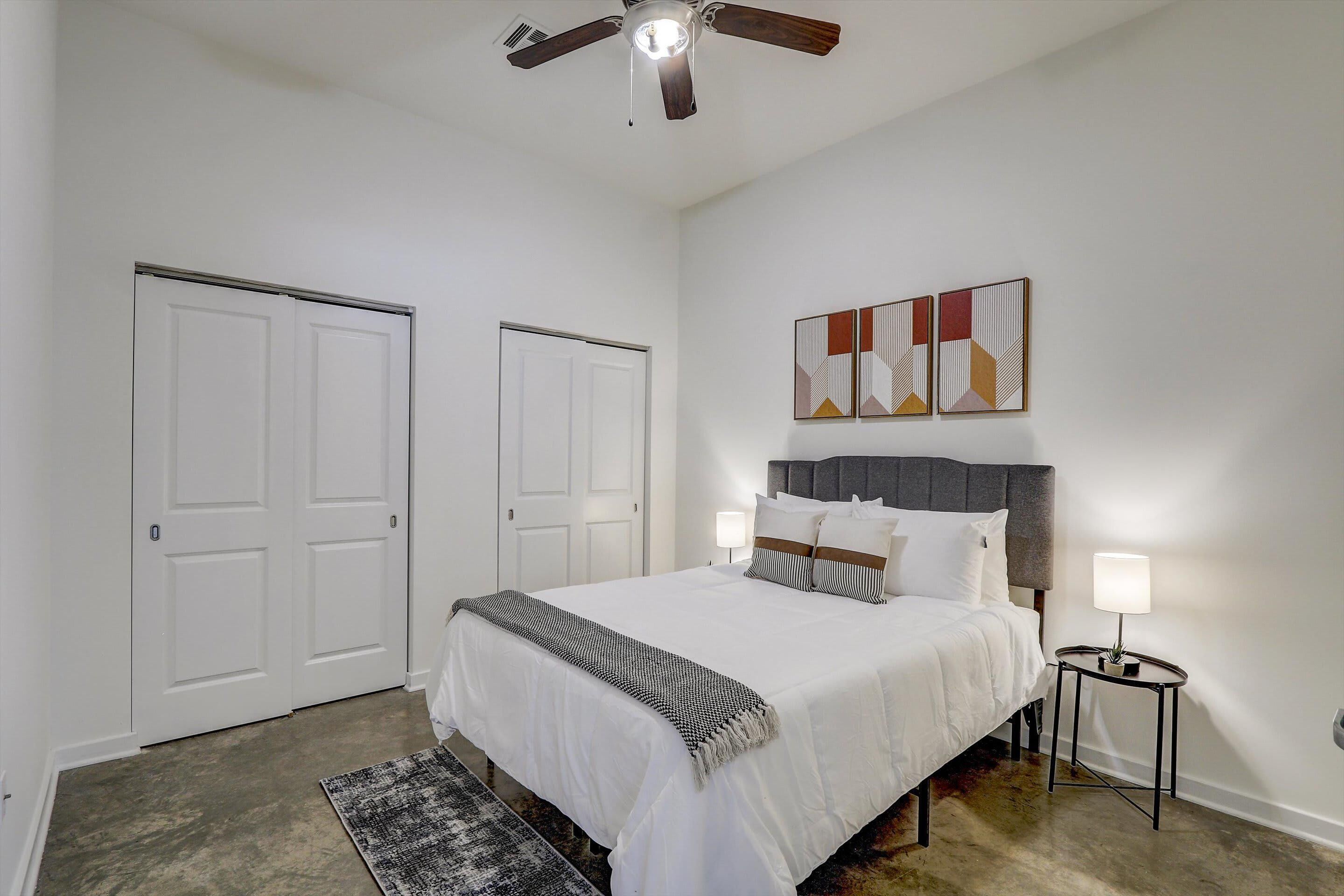 Frontdesk | 1 BR Apt near National WWI Museum