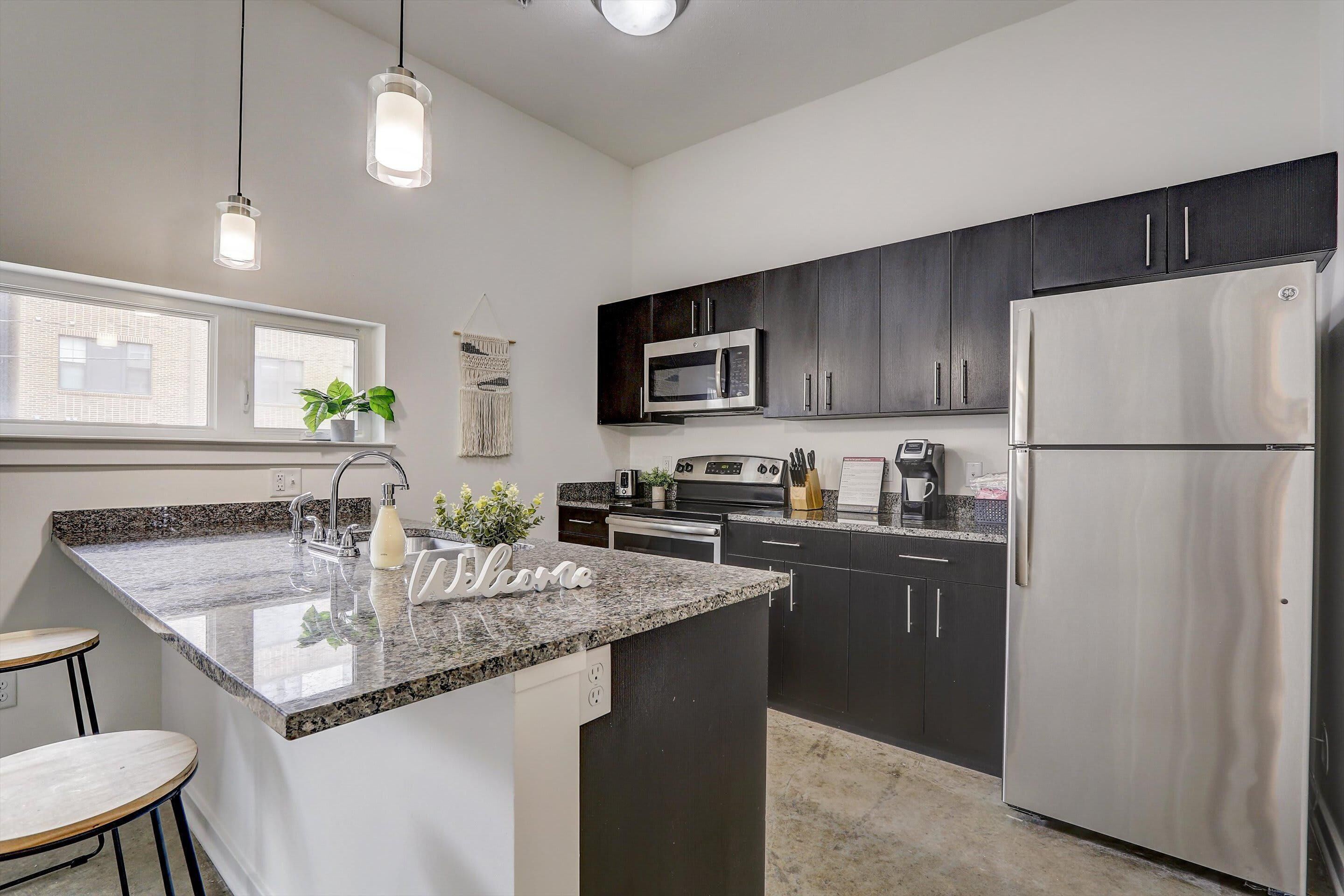 Frontdesk | 1 BR Apt near National WWI Museum