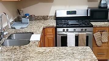 Comfort Apartment | Private kitchen | Fridge, microwave, oven, stovetop