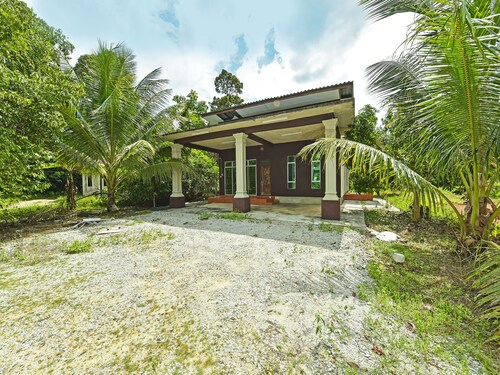 OYO Home 90607 Casaria Besut