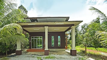 Mặt tiền nơi lưu trú