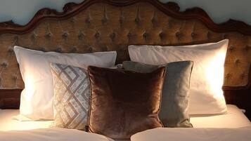 3 bedrooms, travel cot, free WiFi, bed sheets