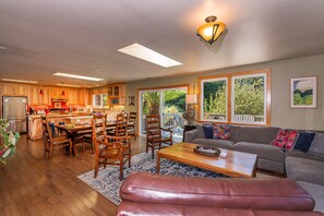 Smart TV, fireplace, offices