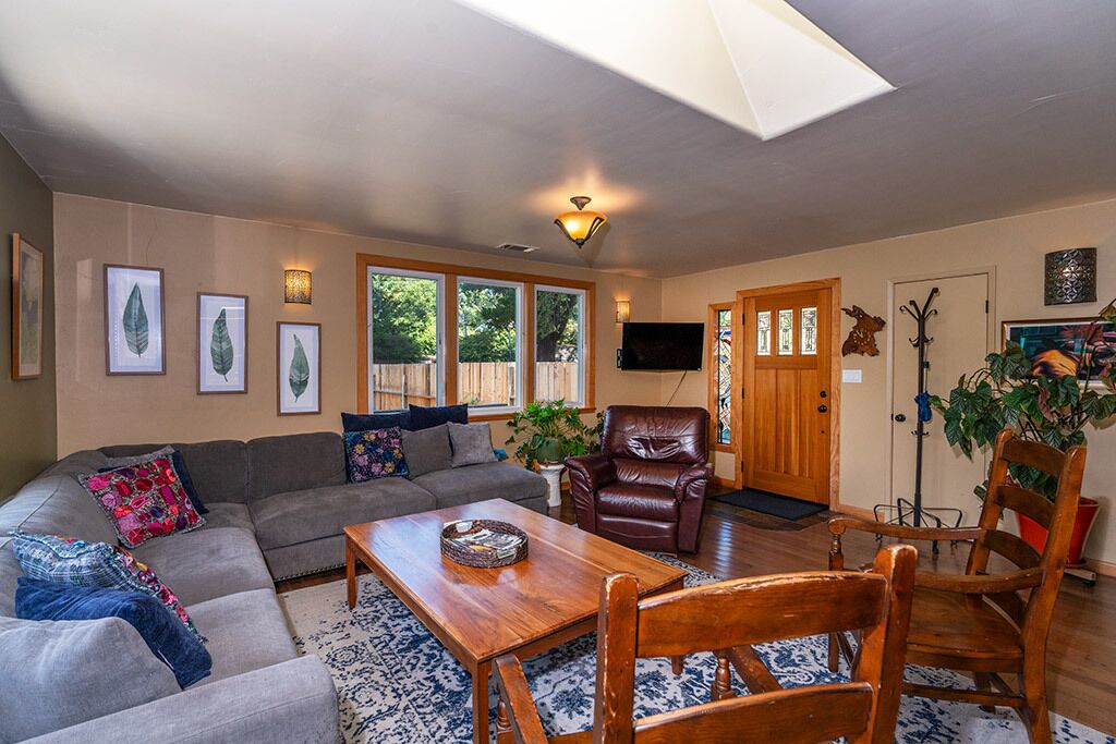 3rd night 50% use code: 3rdnightoff - w/Hot Tub, Walk to Beach,  Dog friendly