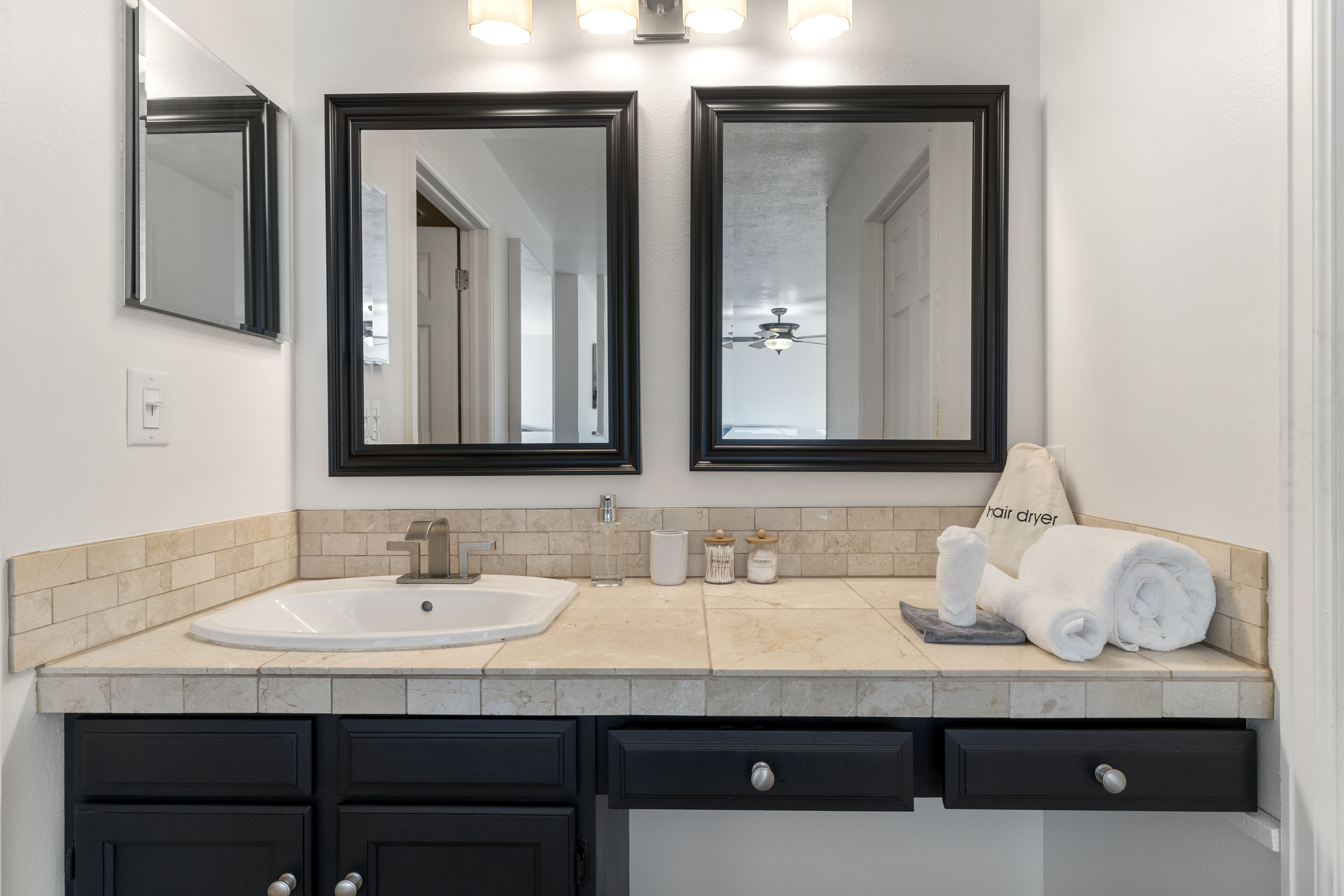 Garden, fireplace, loaded kitchen, & rental car