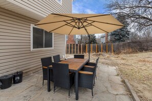 Outdoor dining
