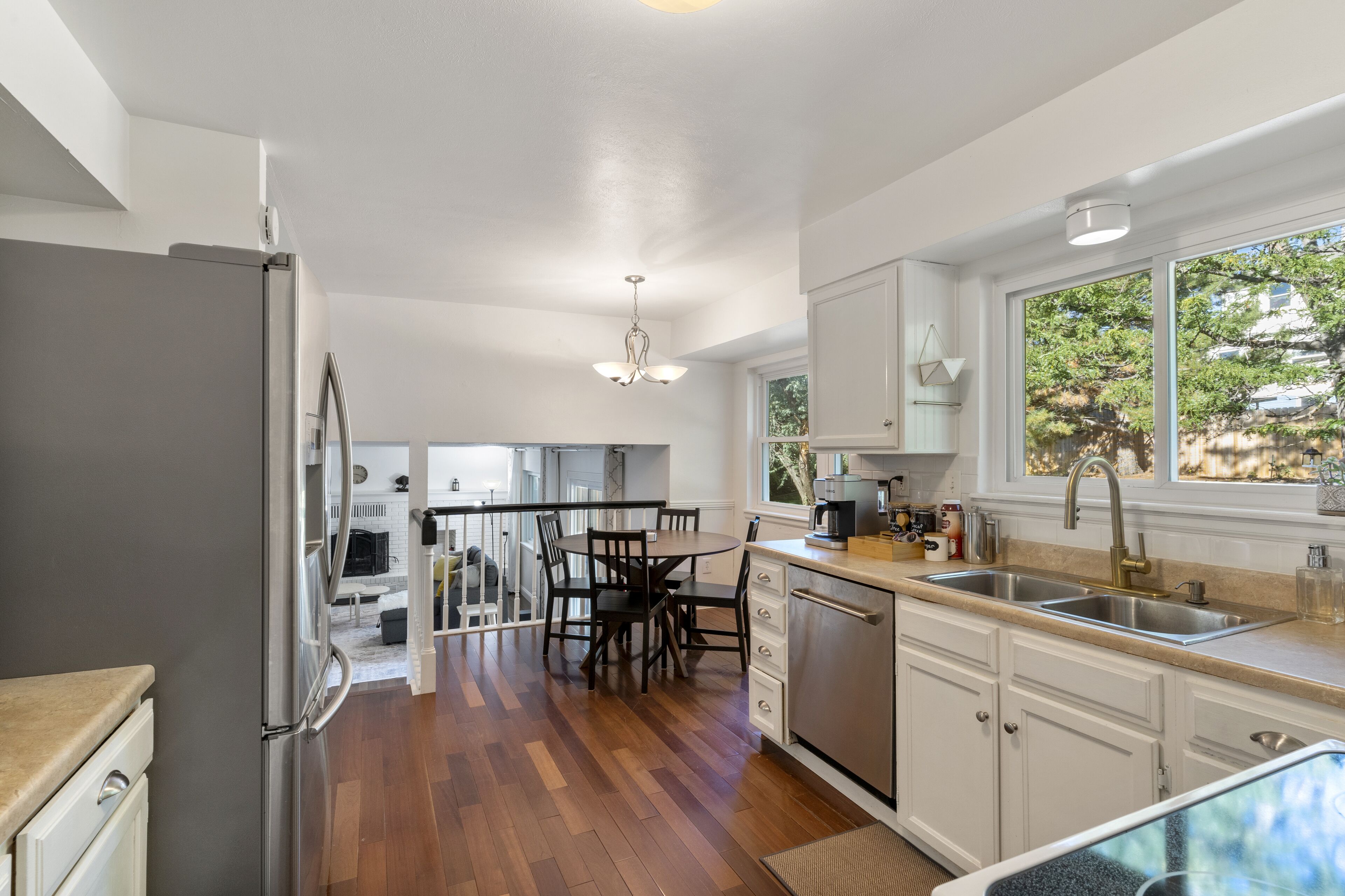 Garden, fireplace, loaded kitchen, & rental car