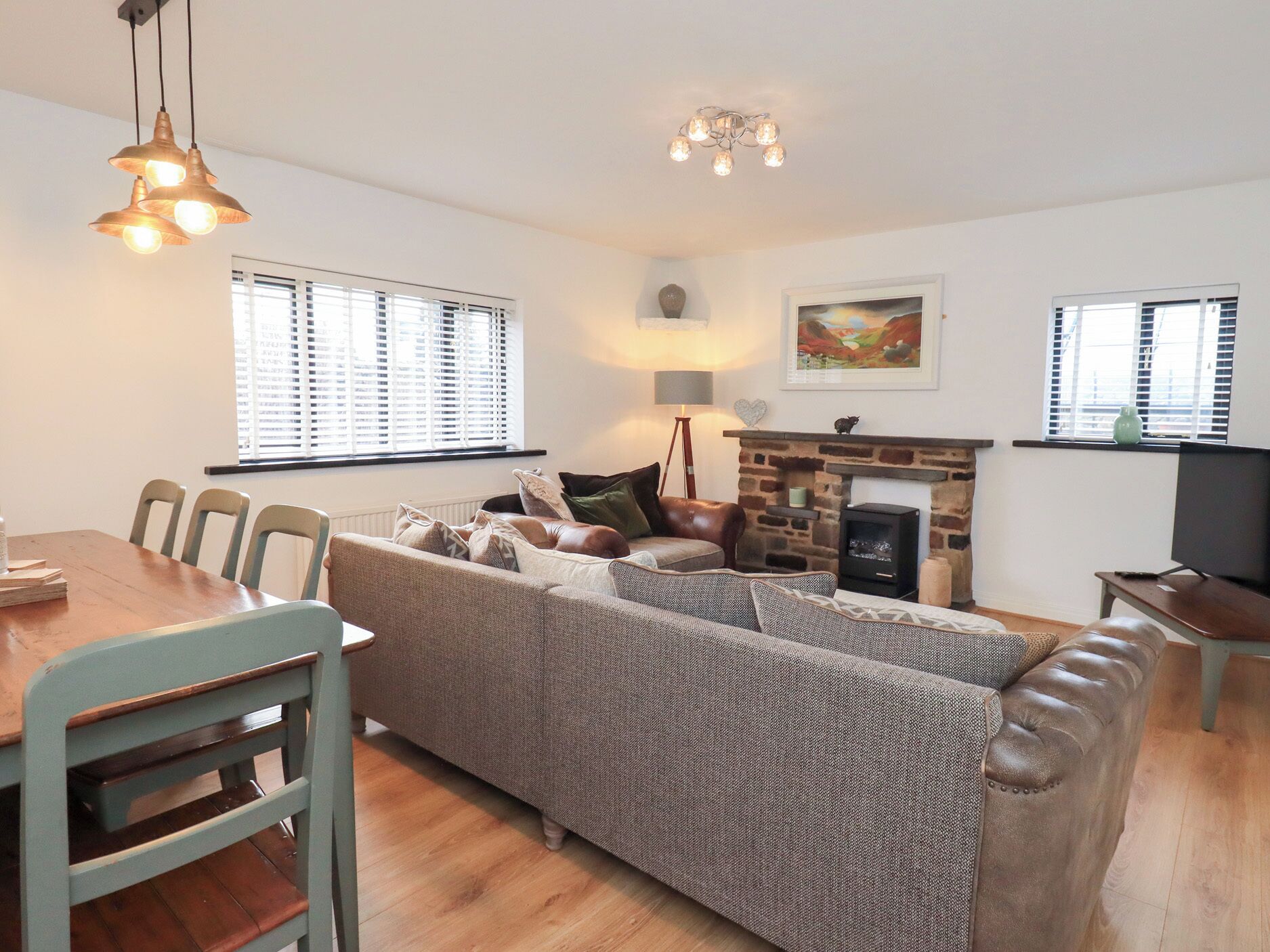 Cottage | Living area | Fireplace
