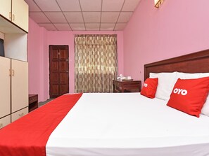 Deluxe-Doppelzimmer | Schreibtisch, Bettwäsche