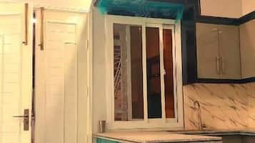 Deluxe Double Room | Private kitchen