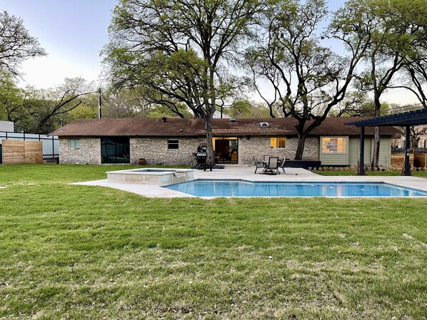 Outdoor pool, a heated pool