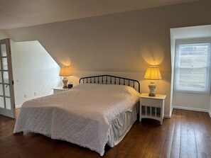 5 間睡房、熨斗/熨衫板、床單