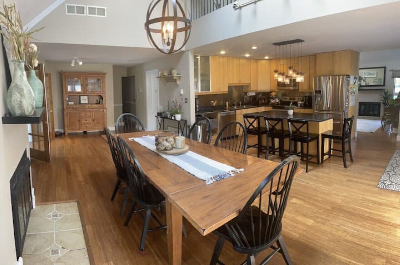 5 Min to PSU, Pool & Patio, plenty of room for the whole fam!