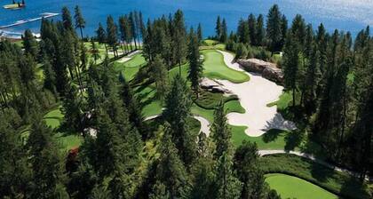 Lakefront Home w/ Private Dock—Fire Table, Fireplace, Stunning Views, Kayaks & Near Gozzer!