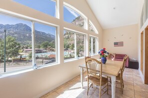 Dining - Prime Location | Amazing Views | Across from Ouray Hot Springs (Ouray)