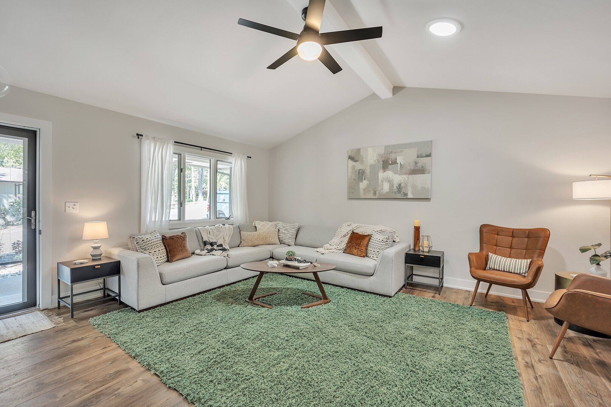 Professionally Designed * Fully renovated Modern MTB Back 40