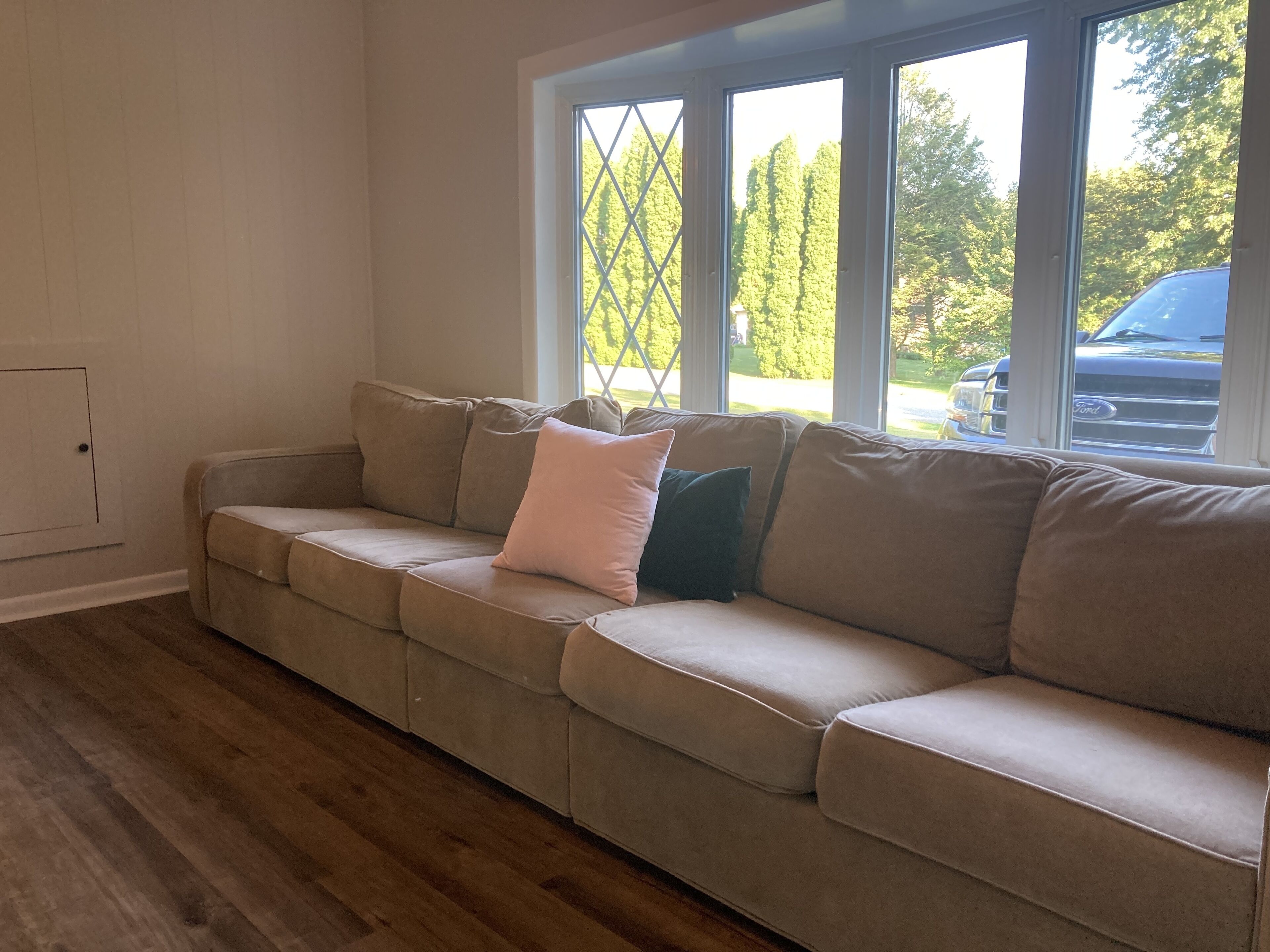 Huge king bed en suite, eco- friendly, clean & near attractions! 