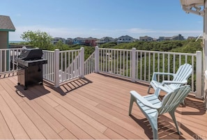 Terrace/patio - Spacious, Bright, & Airy Home - 100 steps to beach (Corolla)