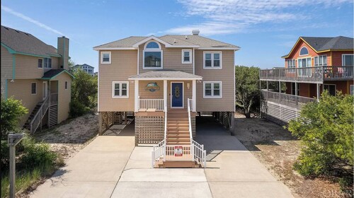 Spacious, Bright, & Airy Home - 100 steps to beach