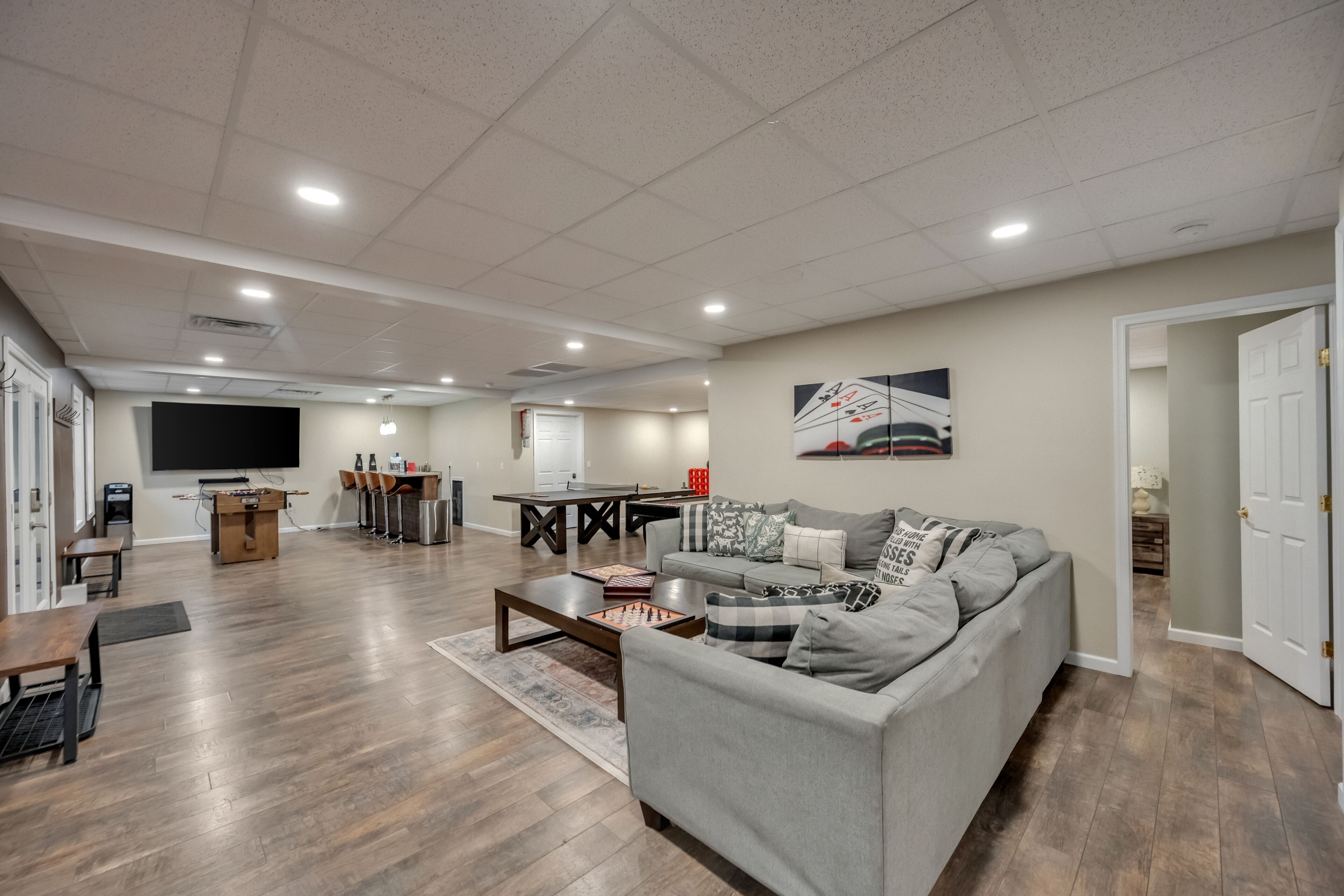 Smart TV, fireplace, foosball, stereo
