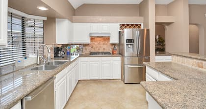 Cheerful Home in Clear Lake minutes from JSC/NASA