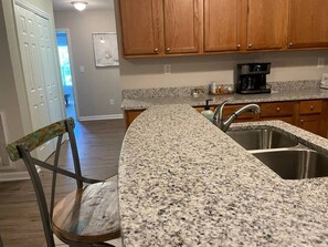 Fridge, microwave, oven, stovetop - First Class Lvng - 2BR, 2BA, cool/cozy (Chesapeake)