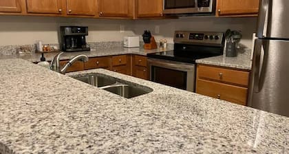 First Class Lvng - 2BR, 2BA, cool/cozy