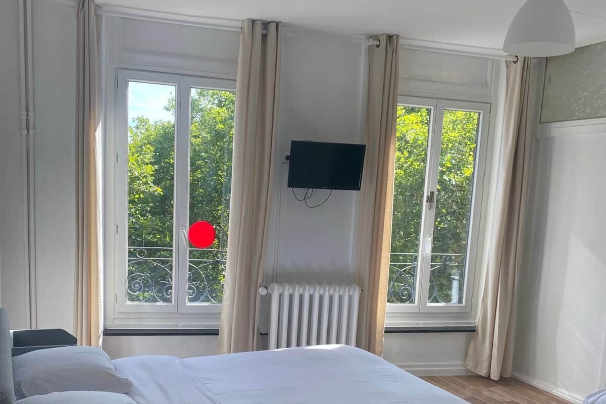 Insonorización, wifi gratis y ropa de cama