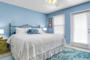 4 bedrooms, desk, iron/ironing board, free WiFi