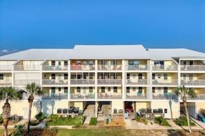 Exterior - Pet Friendly, 4/4.5 with Pool & Beach/Bay Views (Port St. Joe)