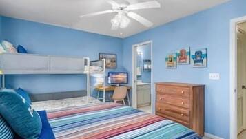 4 bedrooms, desk, iron/ironing board, free WiFi