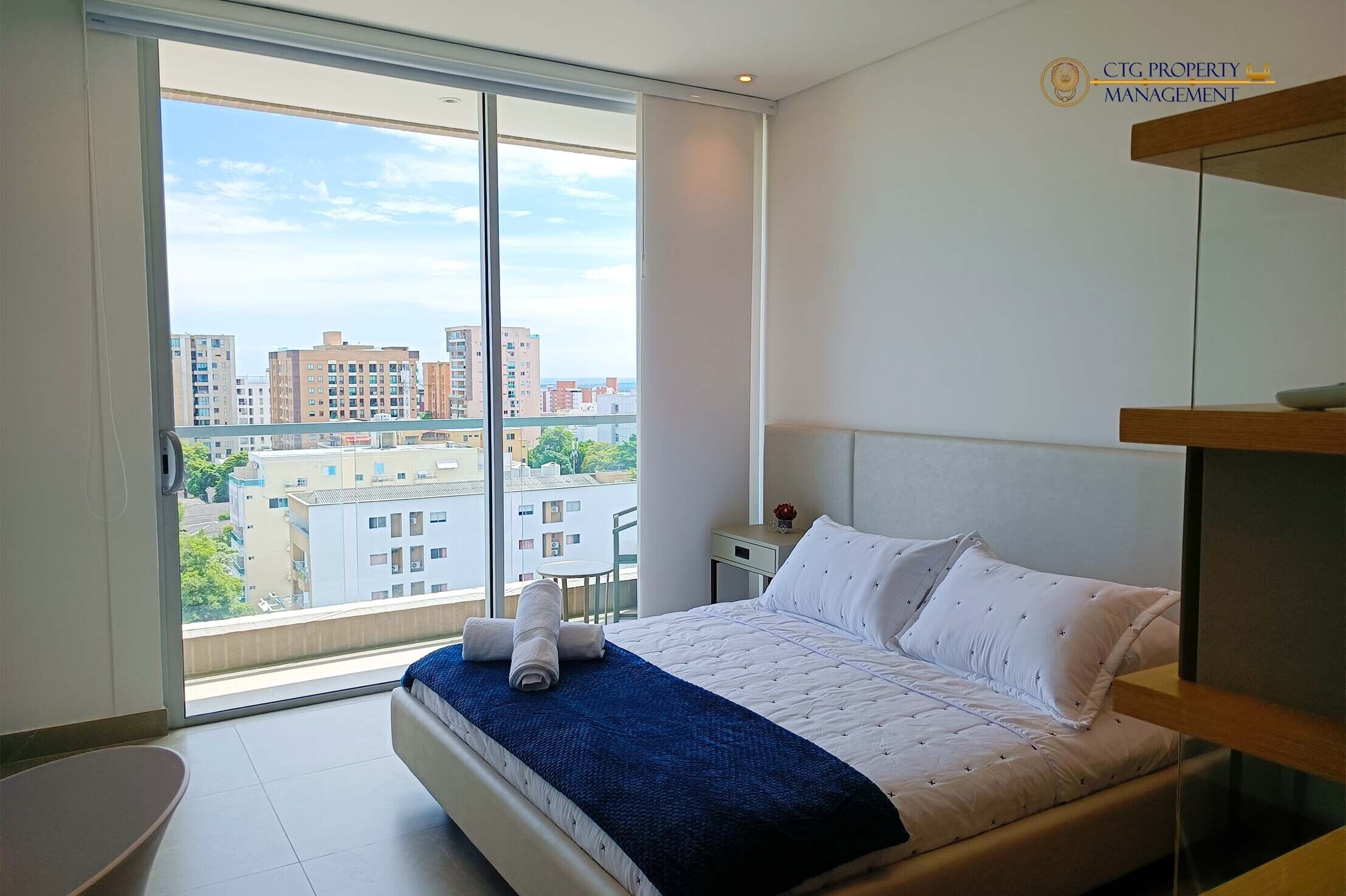 D90-904 Hermoso Loft amoblado con estacionamiento