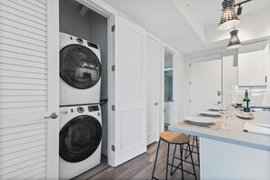 Interior - Lux King Suite|EV|Onsite Gym|Near PBI, Beach, Hospitals & shopping (West Palm Beach)