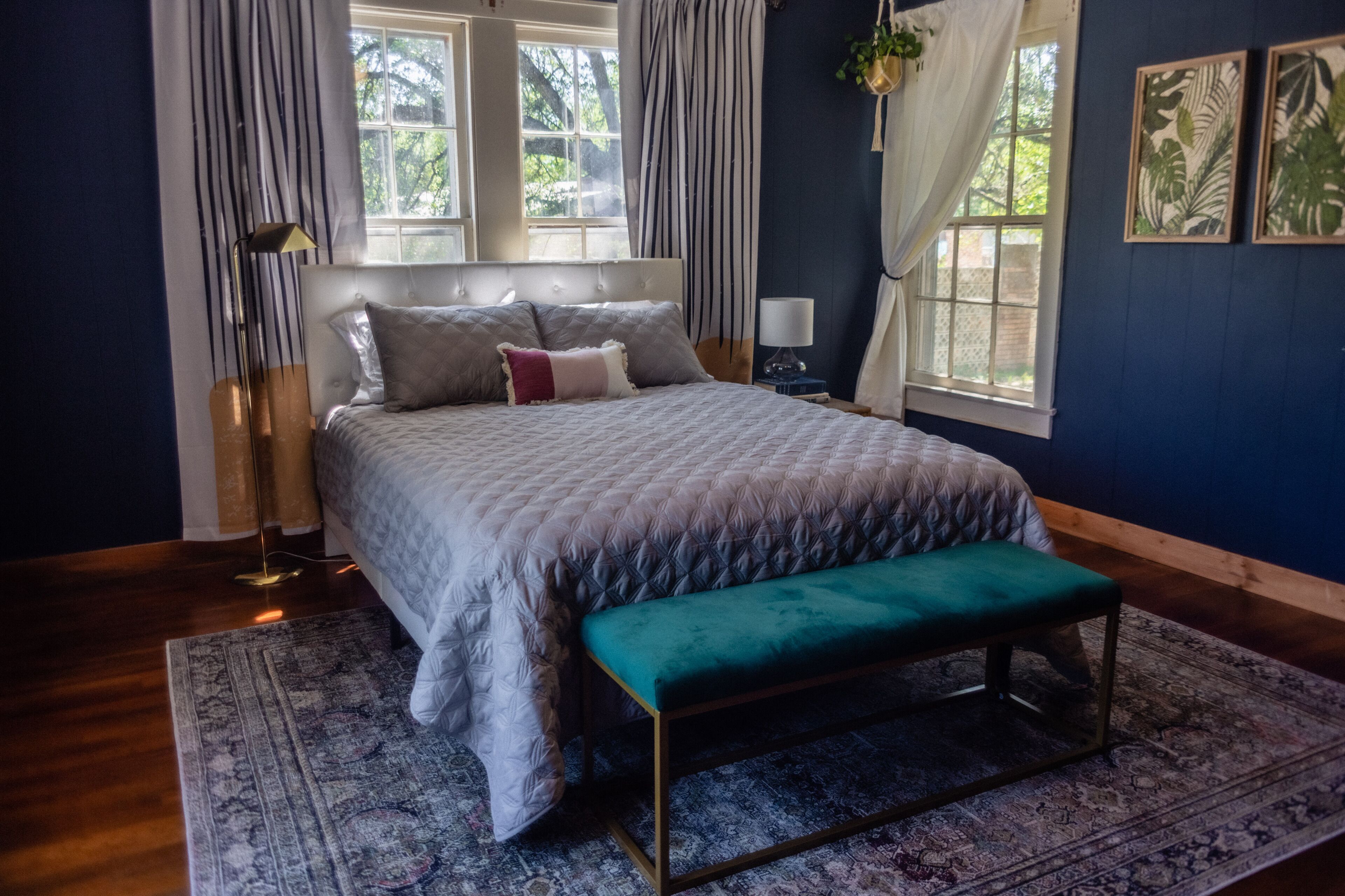 2 間睡房、書桌、熨斗/熨衫板、可攜式嬰兒床