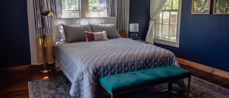 2 bedrooms, desk, iron/ironing board, travel cot