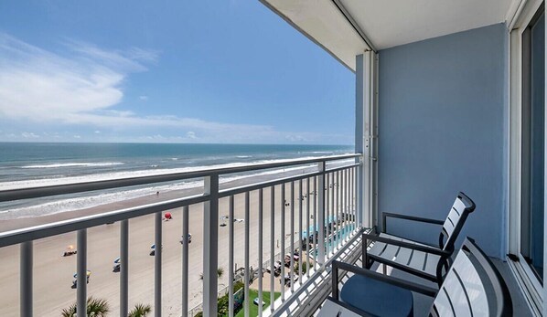 Property grounds - OCEANFRONT 1B/1B condo with balcony, Daytona SeaBreeze Resort (Daytona Beach)