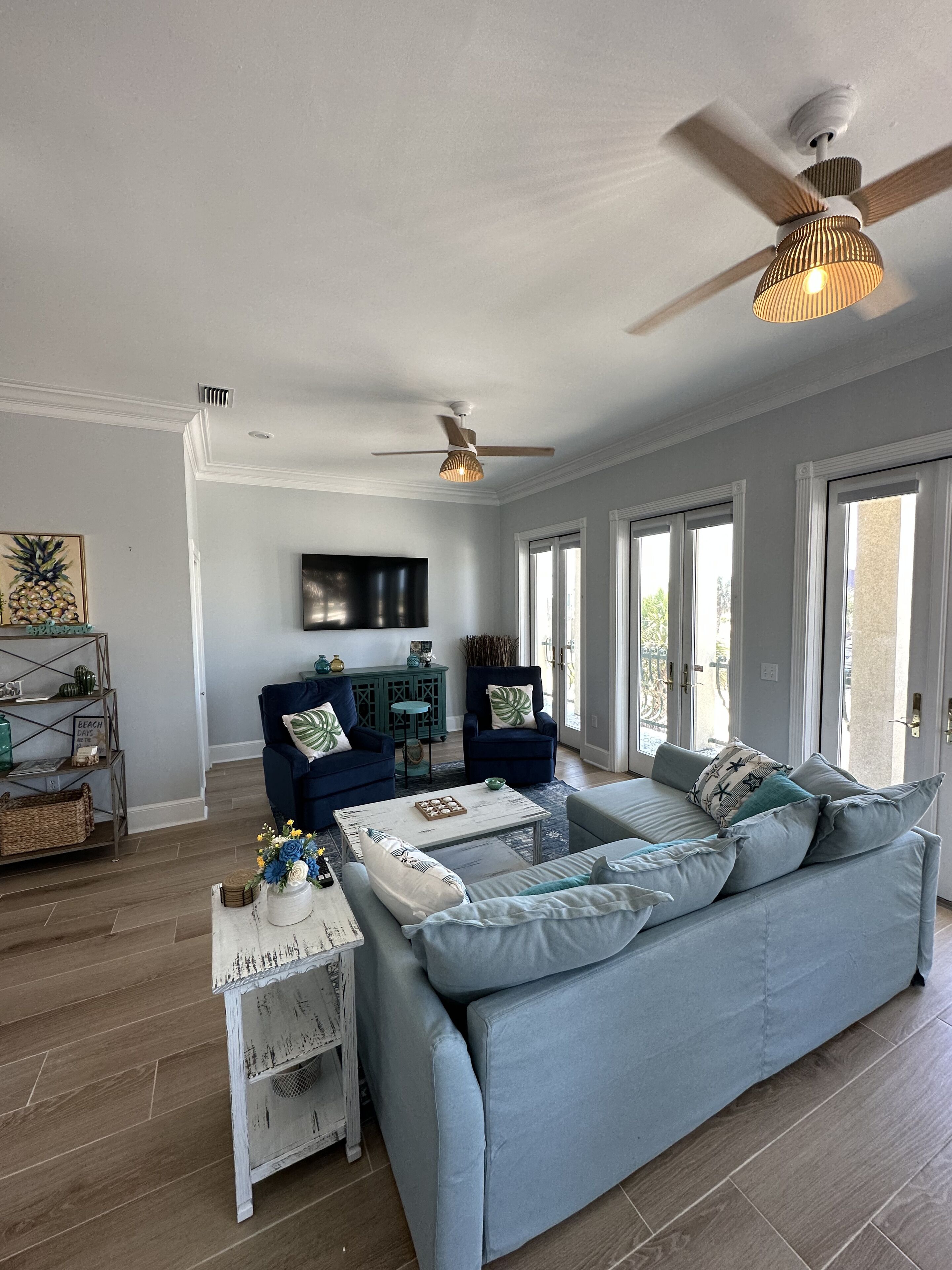 NEWLY RENOVATED INTERIOR  4BR/4BA, North Cape Gulf side, 2 min walk to beach