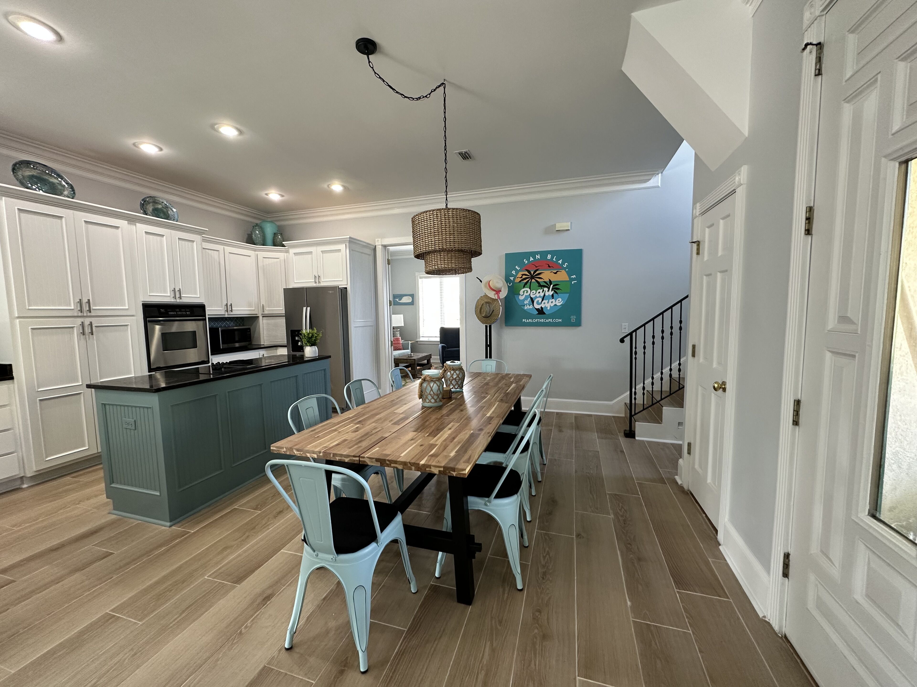 NEWLY RENOVATED INTERIOR  4BR/4BA, North Cape Gulf side, 2 min walk to beach