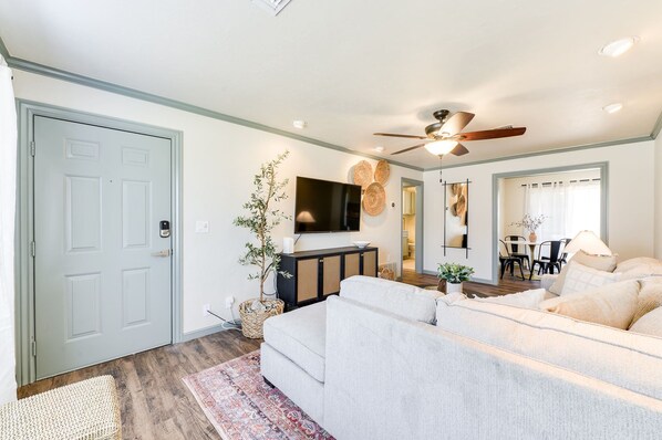 TV, offices - The Retreat - Northwest (Oklahoma City)