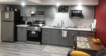 Newly Built Entire Guest Suite 2 Bed rooms, Pvt. Entrance, Washroom near AIRPORT