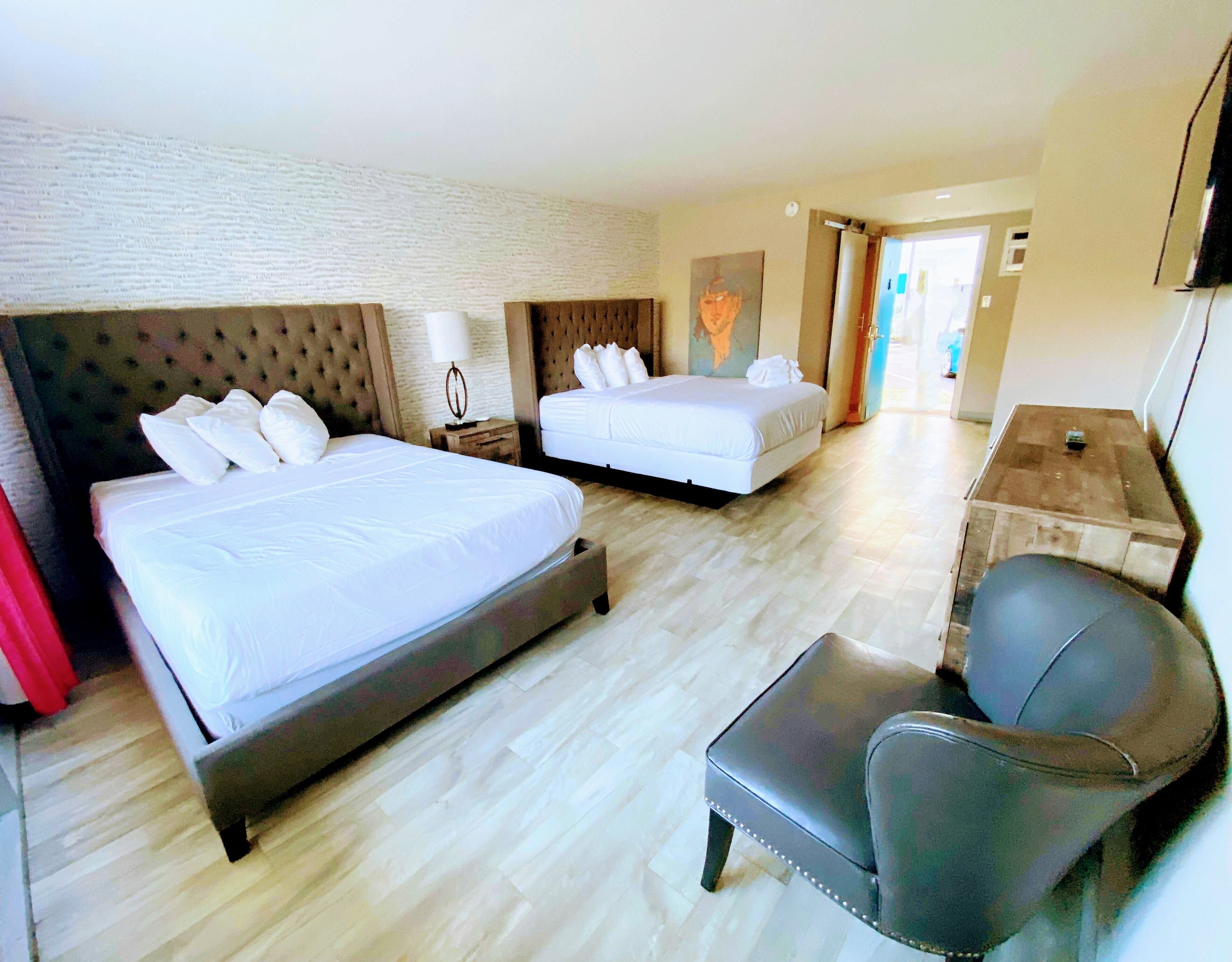 Tropical Retreat: Double Queen Pool View 110